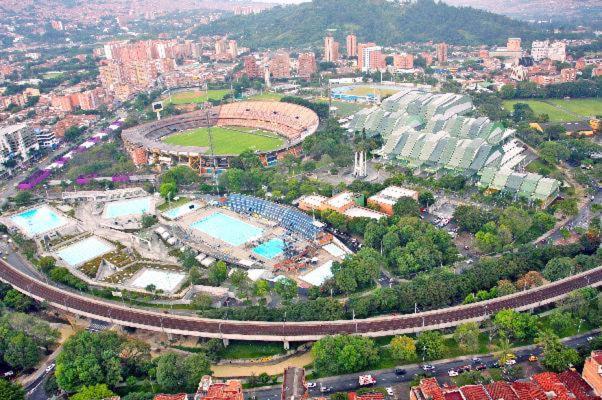 Apartasuites Av Medellin Exterior photo